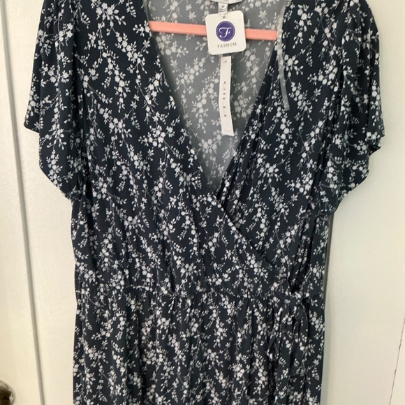 Women’s Navy Floral Short Sleeve Wrap Dress - Size 2X, NWT - Picture 3 of 4
